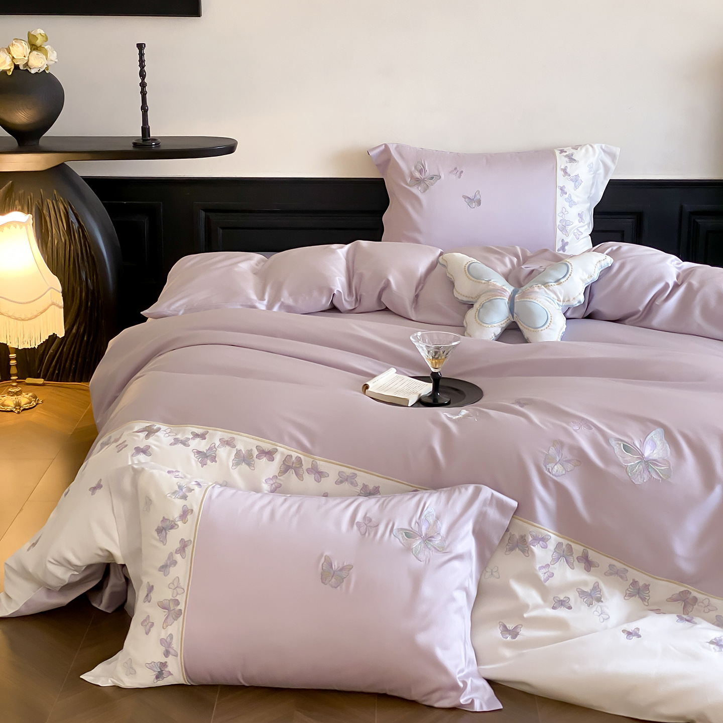 Cotton bed linen set with butterfly pattern