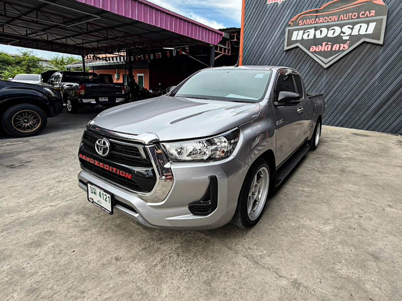 TOYOTA HILUX REVO