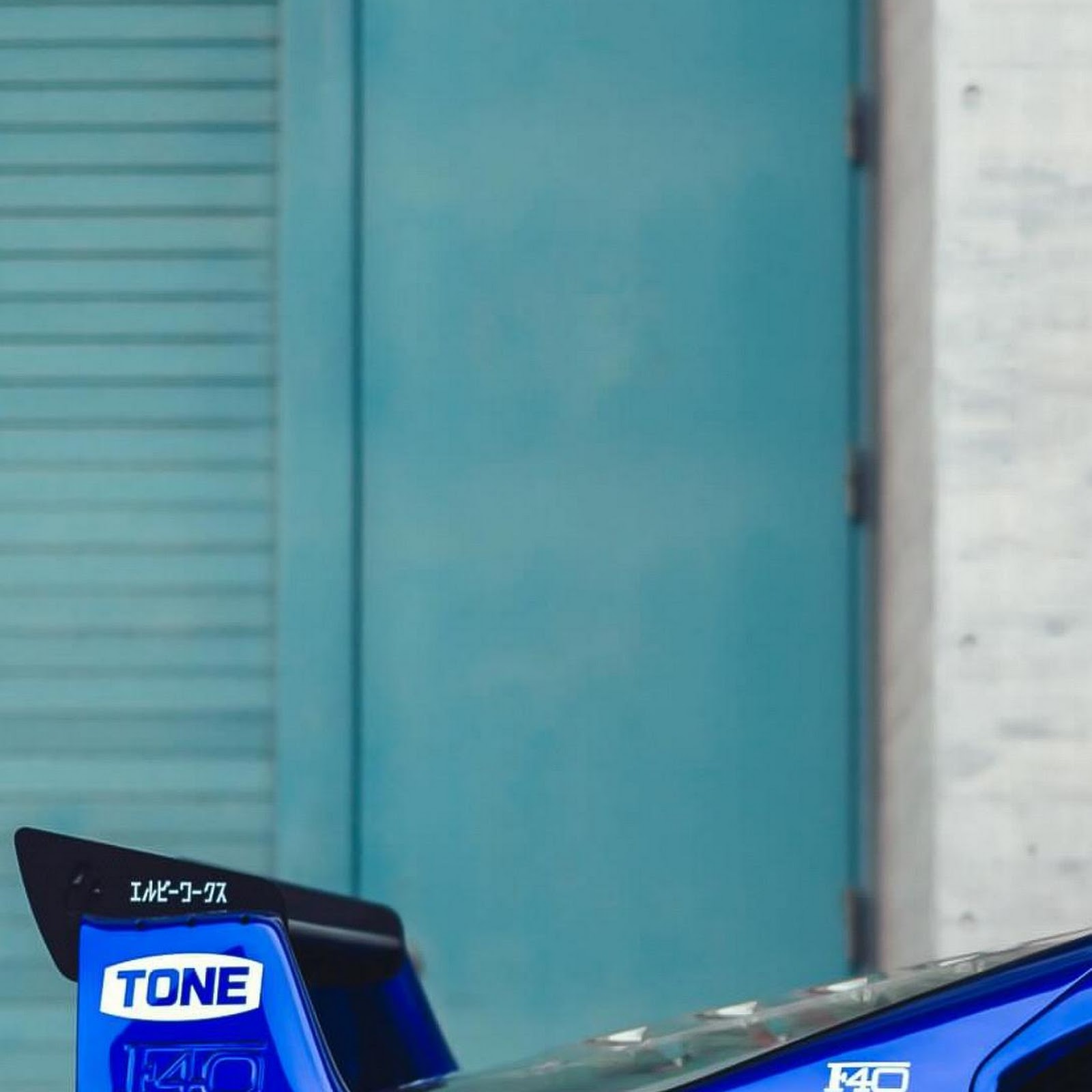 Download Modified Blue Ferrari F40 Rear View Full HD iPhone