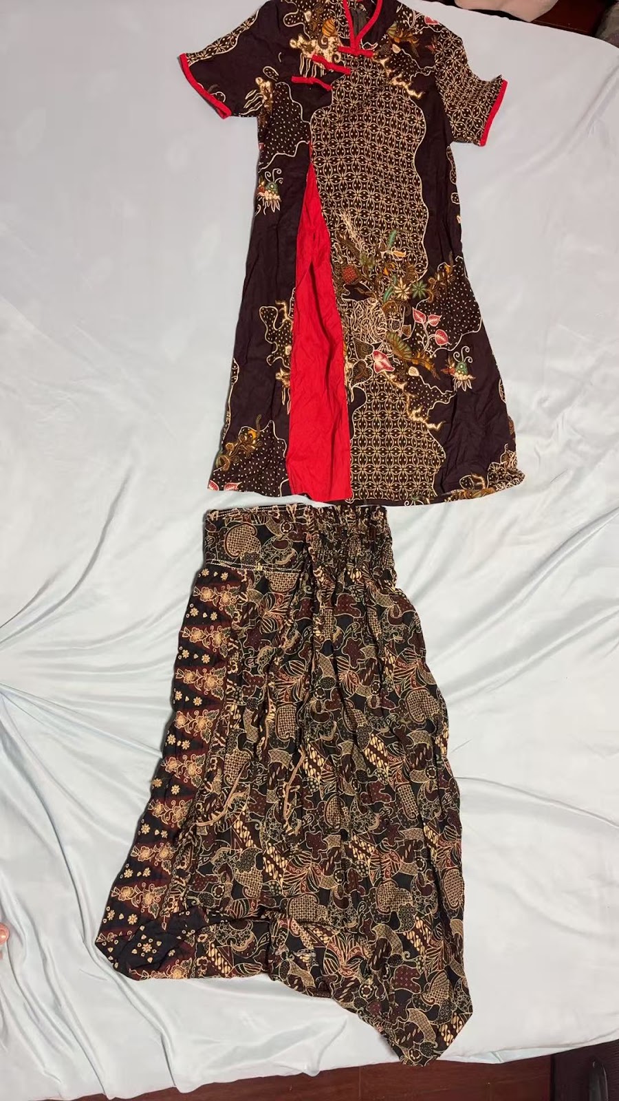 Pakaian Adat Set E