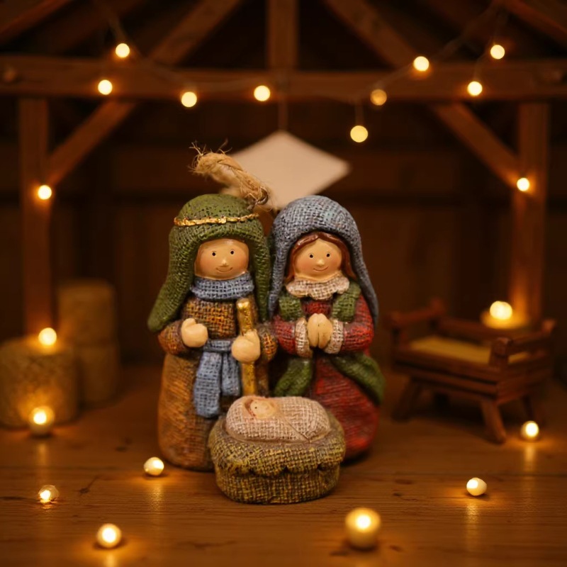 Weihnachtlicher Krippen-Anhänger aus Kunstharz