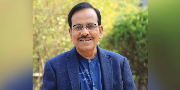 ‘এই অর্জন আমার একার নয়, উৎসর্গ করলাম দর্শকদের’: স্বাধীনতা পুরস্কার পেয়ে আবেগঘন হানিফ সংকেত