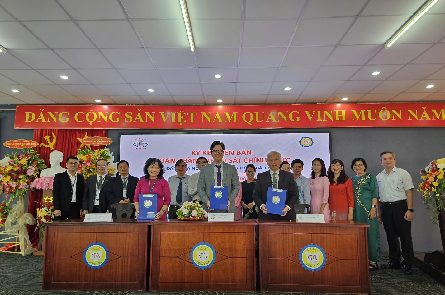 Ký biên bản ghi nhớ hoàn thành khảo sát chính thức