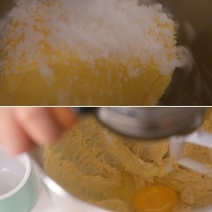 Bật lò nướng trước ở nhiệt độ 180 độ C. Dùng máy đánh trứng, đánh tan bơ, 50gr đường trắng, 50gr đường nâu, 1 muỗng canh vani, trứng gà trong 1 cái tô.