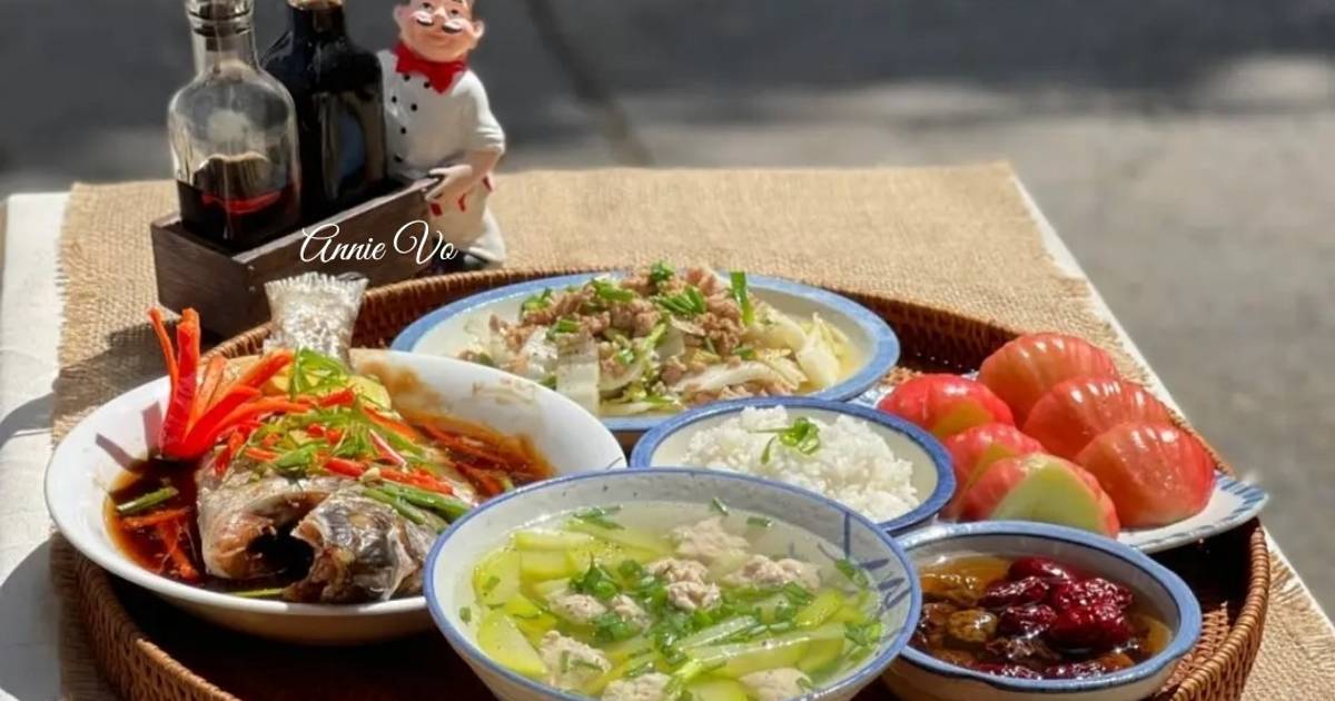 Bữa cơm nhà mình