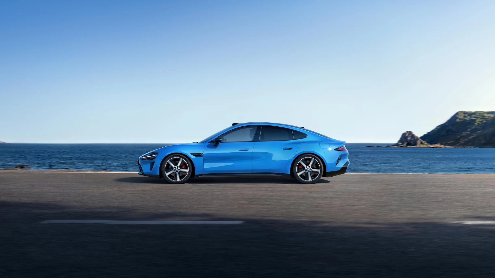 Blue Xiaomi SU7 Electric Sedan - Automotive Photography 4K Wallpaper (3840x2160)