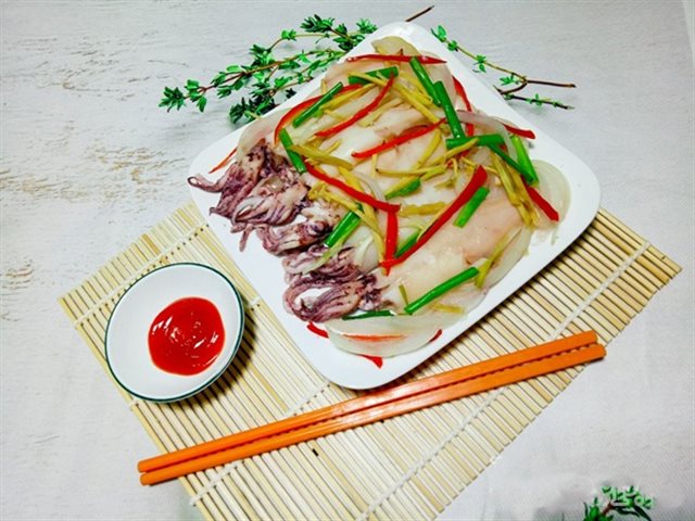 Mực Hấp Hành Lá