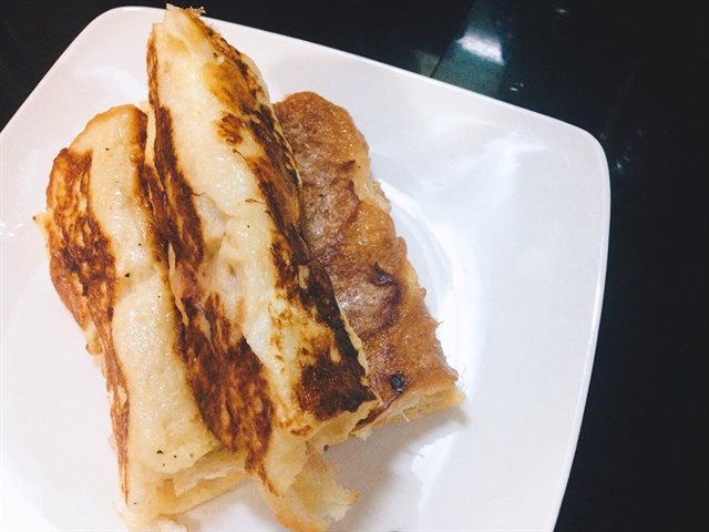 Bánh Sandwich Cuộn Chiên Bơ Trứng