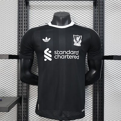 25-26 Liverpool FC Portero 2.jpg