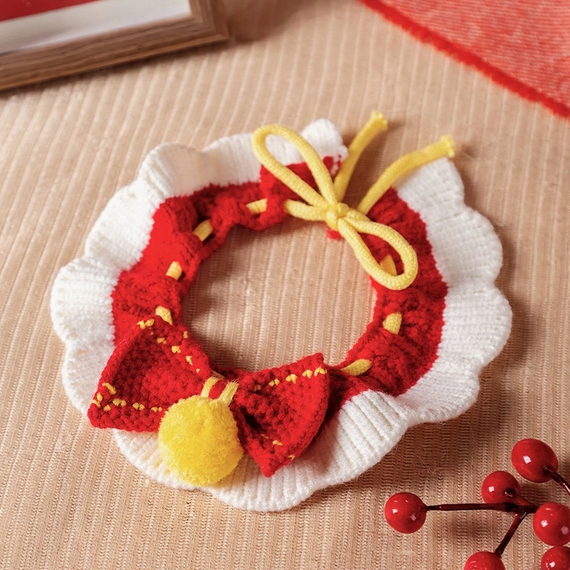 Hand-knitted neckerchief for cats