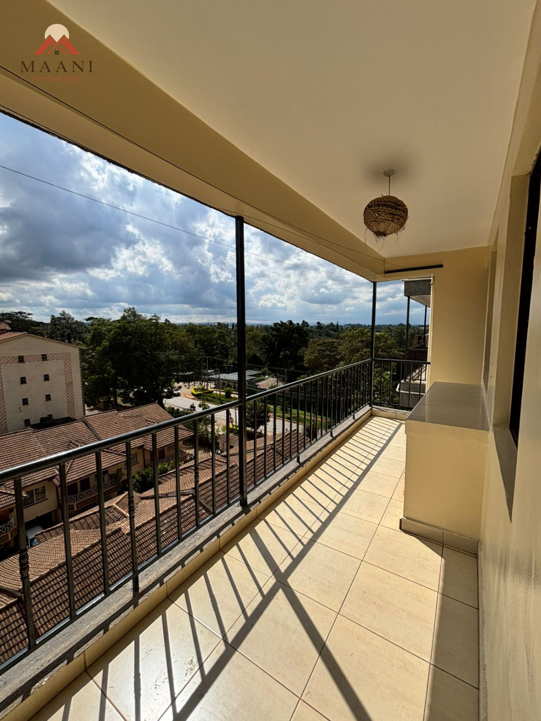Ensuite 3-bed Apartment with DSQ — photo 11 of 24