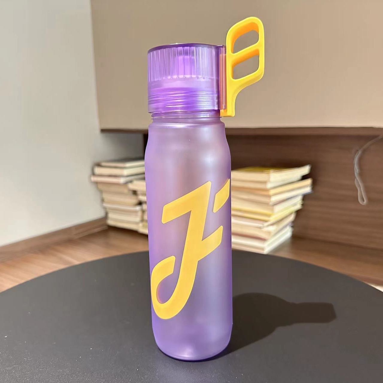 Tritan water bottle with aroma ring, 650 ml, with straw
