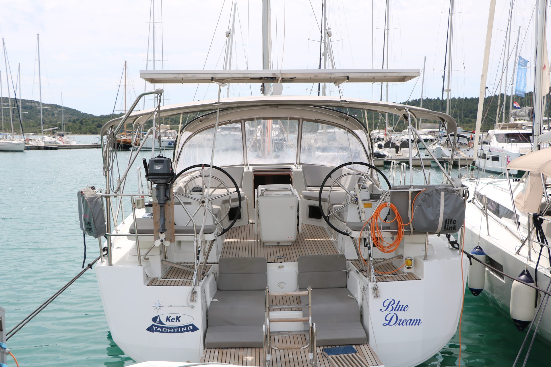 Blue Dream, Jeanneau 54, photo 2