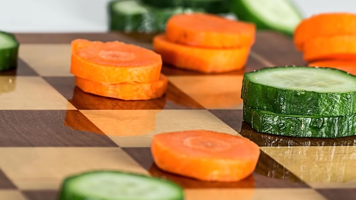 다이어트 중 놓치기 쉬운 필수 영양소와 섭취 방법