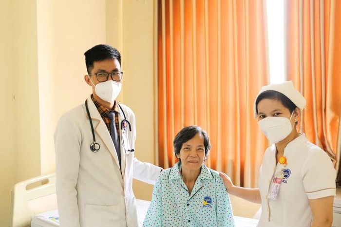 Báo động đỏ cứu bệnh nhân ho ra máu ồ ạt, suy hô hấp nặng - Báo Tri thức &amp; Cuộc sống