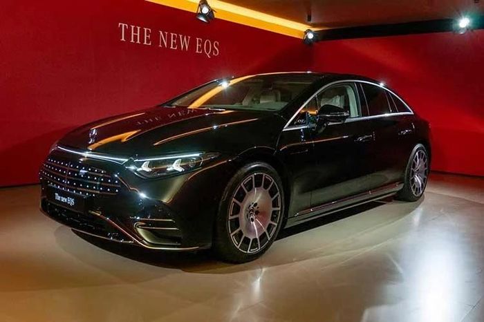 Mercedes-Benz EQS 2026 từ 2,9 tỷ, nâng cấp lần cuối trước khi 'khai tử' - Báo Tri thức &amp; Cuộc sống