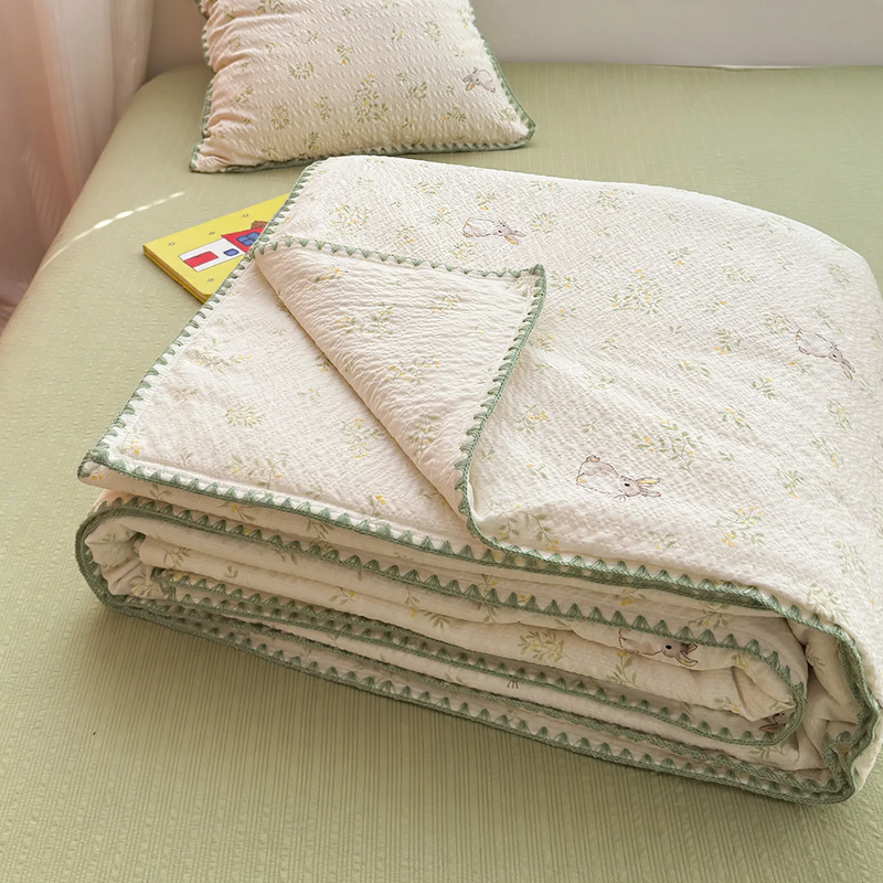 Cotton summer blanket with puff cotton filling