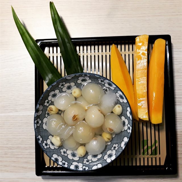Chè Hạt Sen Long Nhãn Ngọt Mát