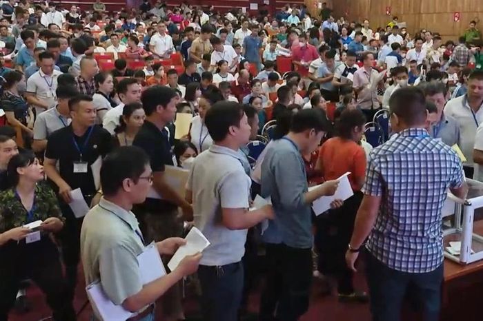 Đấu giá 32 thửa đất tại xã Hương Sơn - Đài Phát thanh và truyền hình Hà Nội