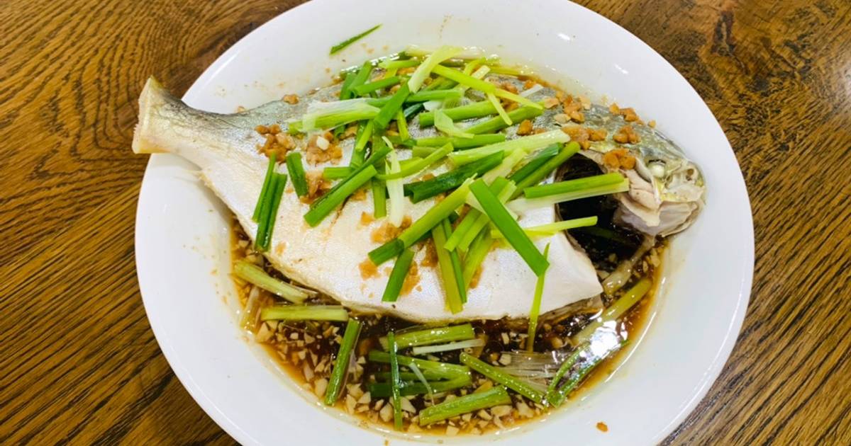 Cá chim trắng hấp tương