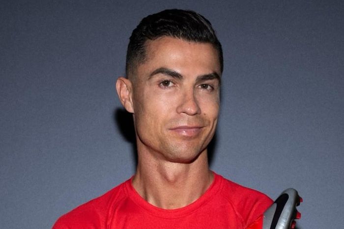 Màn bắt tay 1 tỷ USD gây chấn động của Ronaldo - Tạp chí Tri thức