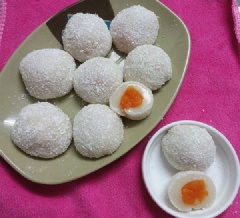 Có thể thay thế nhân bí đỏ bằng các loại nhân khác nếu thích như nhân khoai môn, nhân trà xanh, nhân đậu xanh... Bánh mochi theo công thức chỉ ngọt vừa phải, nếu ưa ăn ngọt, bạn có thể cho thêm đường tùy ý.