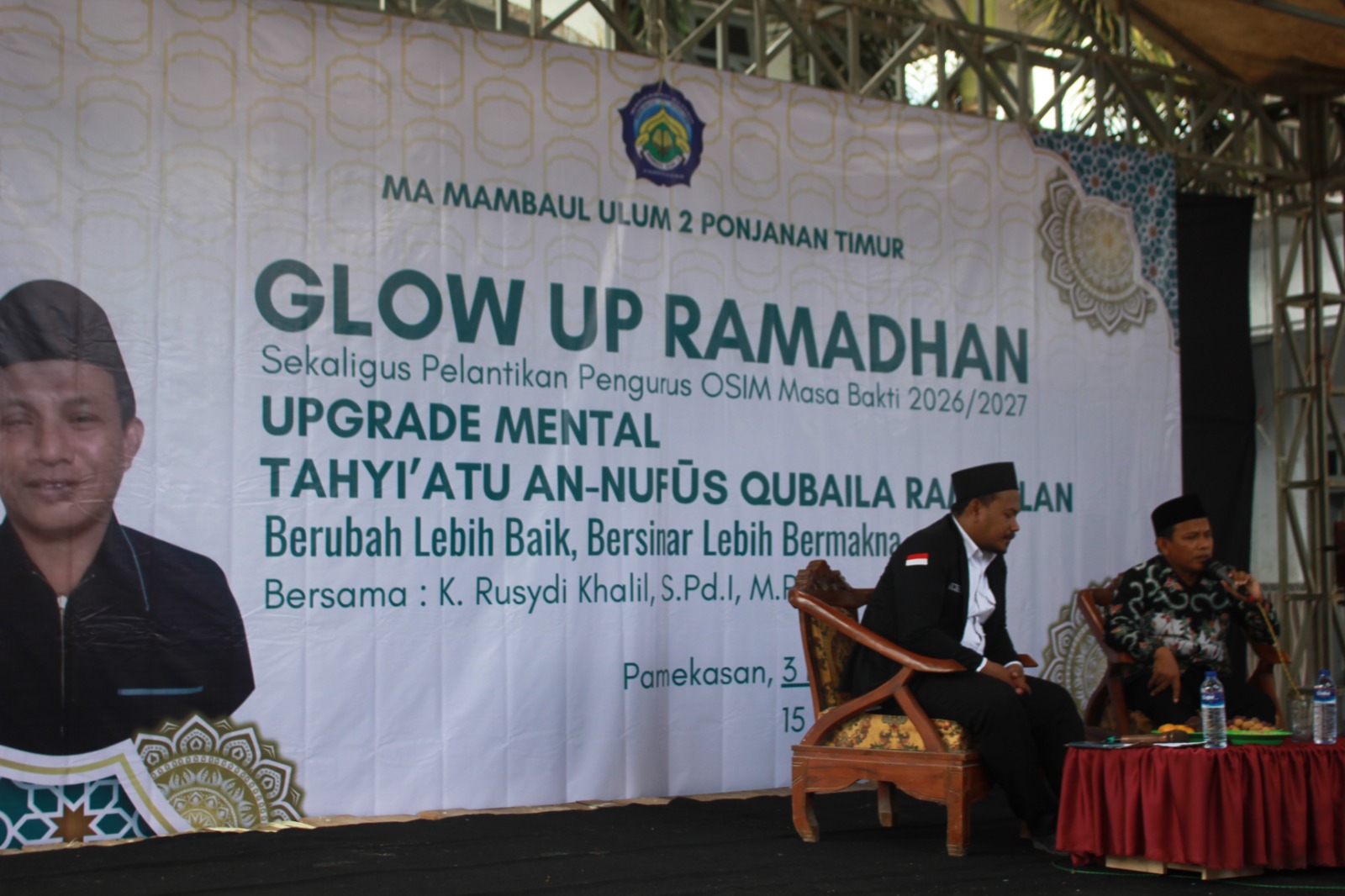 Penyampaian Materi oleh K. Rusdi Khalil, S.Pd.I, M.Pd dengan moderator Bapak Ach. Zaini Dahlan, S.Pd