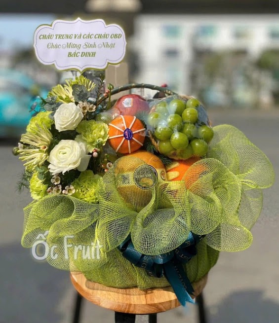 Giỏ hoa quả kèm hoa tươi nk24
