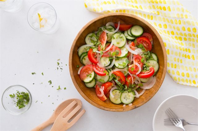 Salad Dưa Leo Cà Chua Giảm Cân