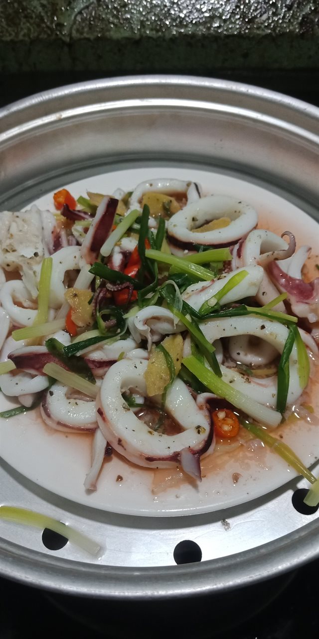 Mực Hấp Hành Gừng