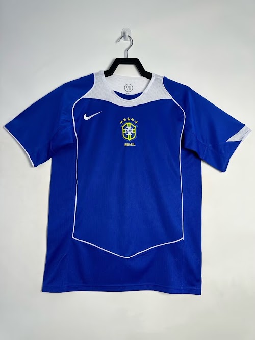 Equipación de visitante de Brasil 2004.jpeg