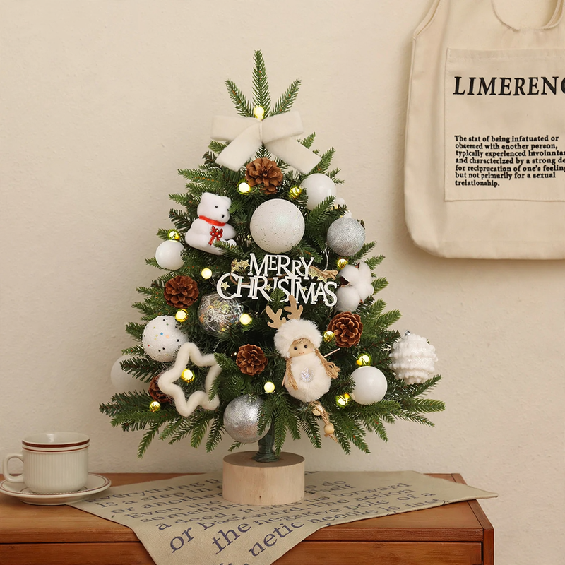 Mini-Weihnachtsbaum für den Tisch mit Beleuchtung