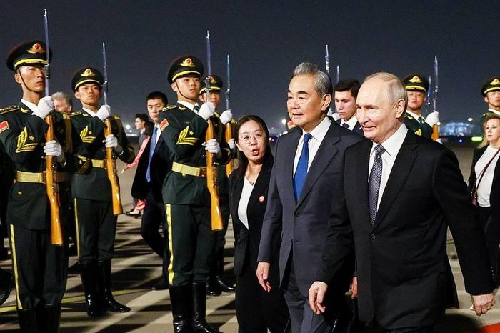 Tổng thống Putin đến Trung Quốc - Tạp chí Tri thức