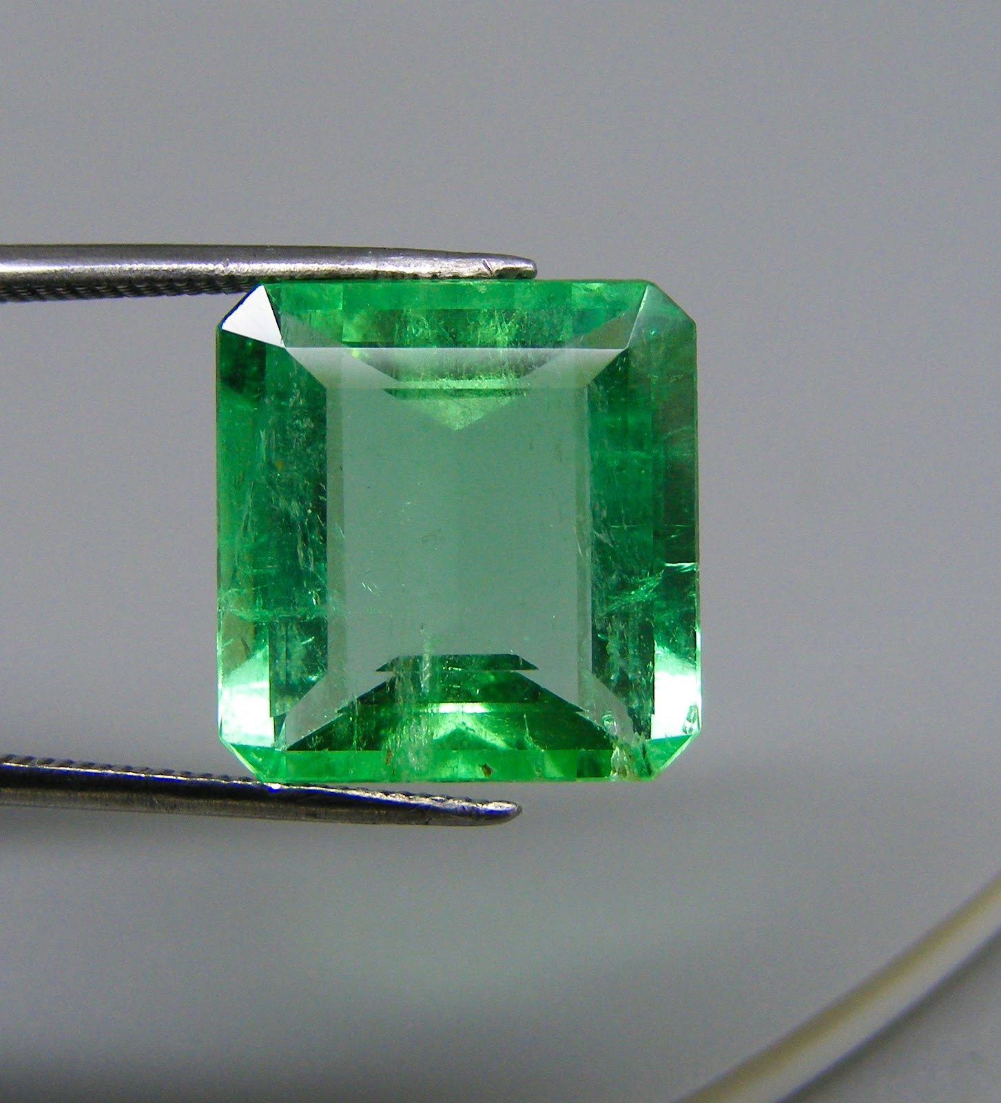  Natural Colombian Emerald 13.69Carat