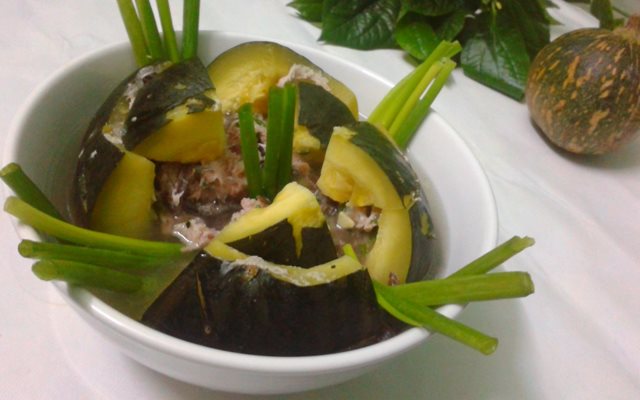 Canh Bí Đỏ Nhồi Thịt