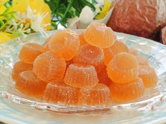 Kẹo dẻo vị chanh leo cho vào hũ, bảo quản trong ngăn mát tủ lạnh. Kẹo dẻo vị chanh dây với vị ngọt ngọt, chua chua và dẻo thơm ngon mê ly. Món kẹo này có thể bảo quản thời gian dài thích hợp làm món ăn đãi khách trong dịp Tết này nhé!