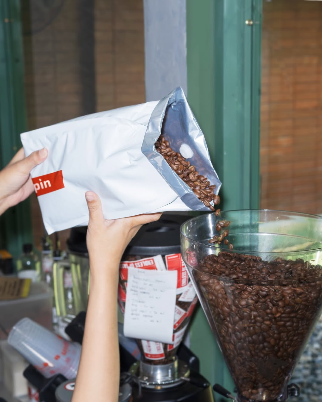 Dupin (Flamboyan) coffee shop di Padang Barat