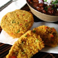 Bánh chín lấy ra. Chỉ cần thêm một chén súp nhỏ nữa là đủ nhỉ? Nếu thích thì bánh cũng có thể đi cùng thịt hun khói nữa.