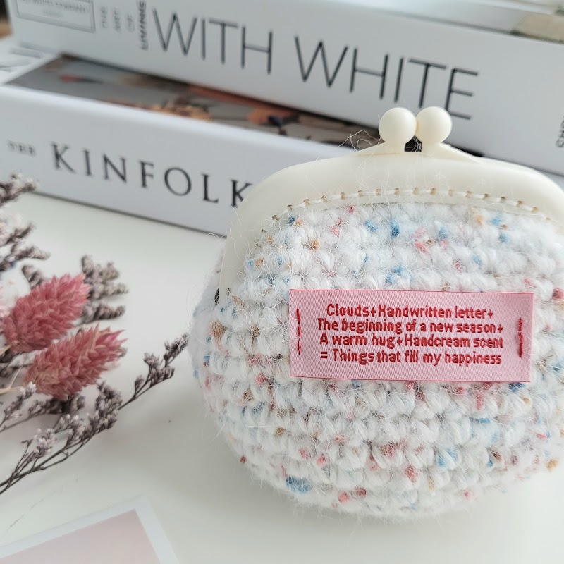 혹시 '나만의 것'을 찾고 있나요? 2026년, 당신의 일상을 특별하게 만들 핸드메이드 아이템 4가지