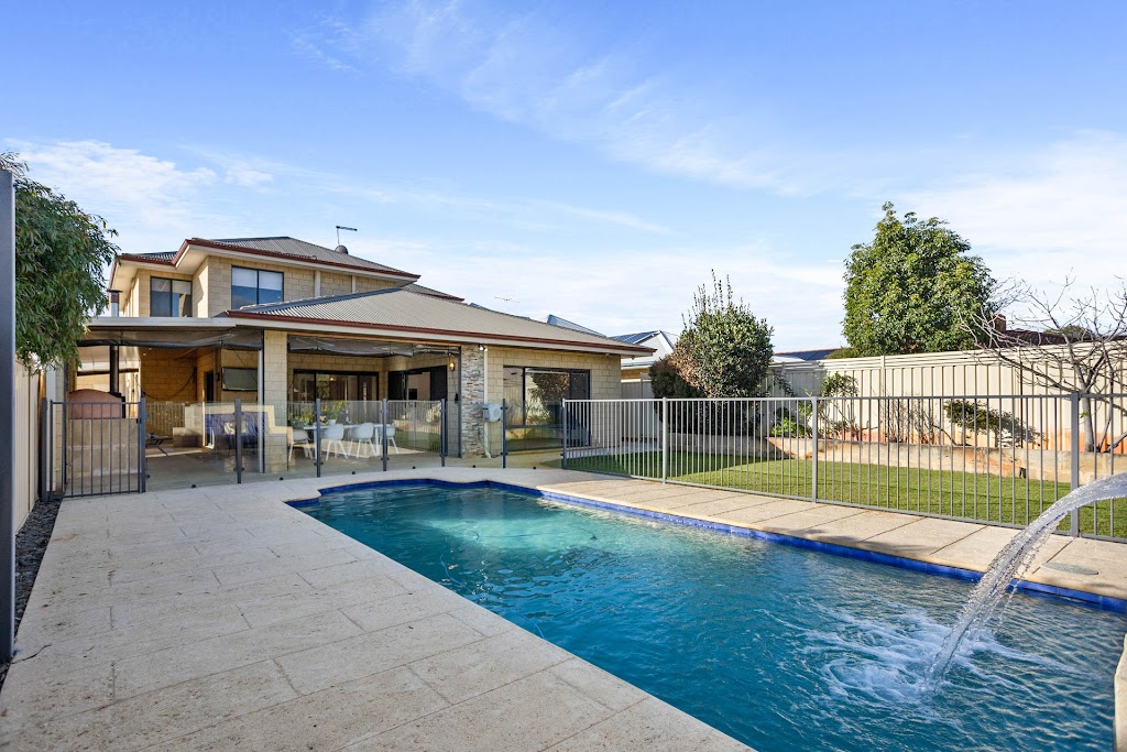 15 Griffin Crescent, Manning - Thumbnail 2