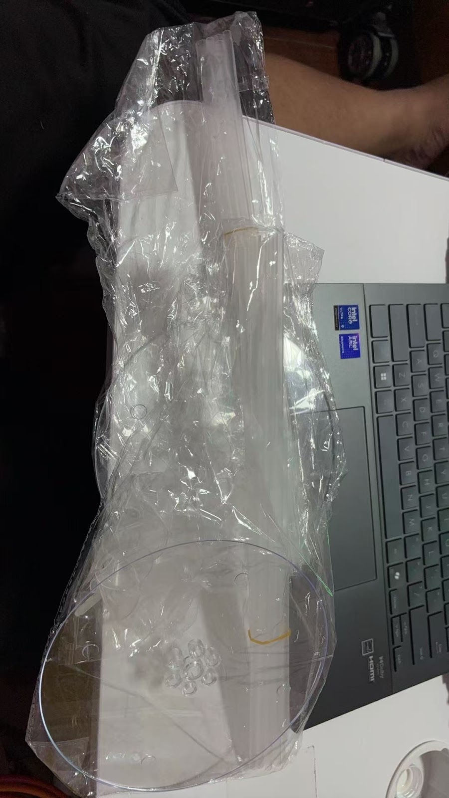 Gelas Bundar + Sedotan
