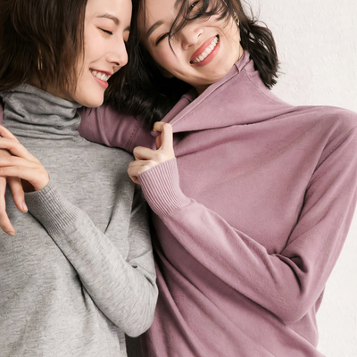 Women's slim fit turtleneck sweater