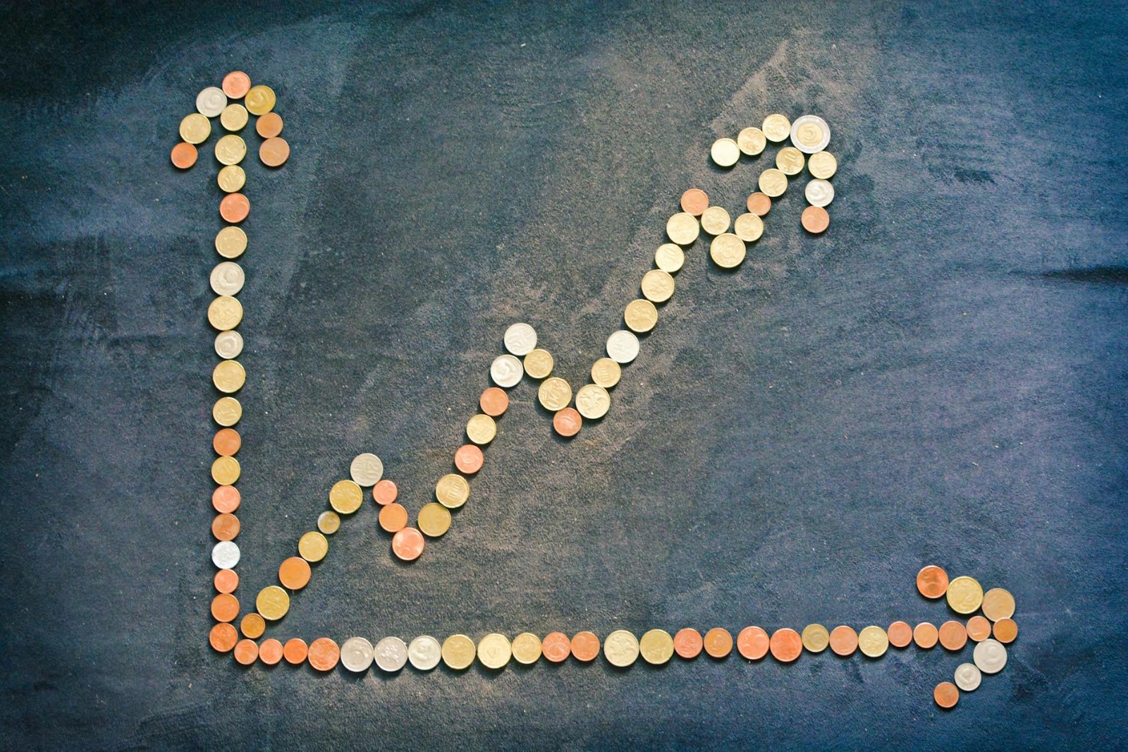 Abstract graph depicting Solana's projected upward price prediction growth for SOL in 2025.
