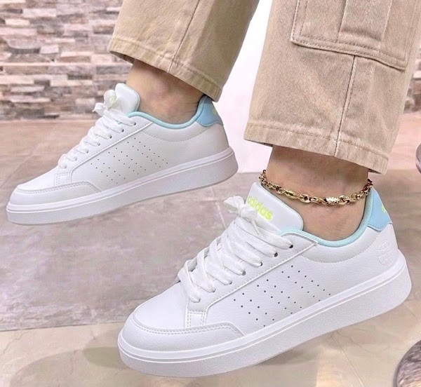 Adidas Advantage Blanco Celeste
