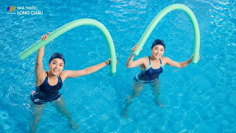 Tập thể dục dưới nước giúp đốt cháy nhiều calo hơn tập trên cạn