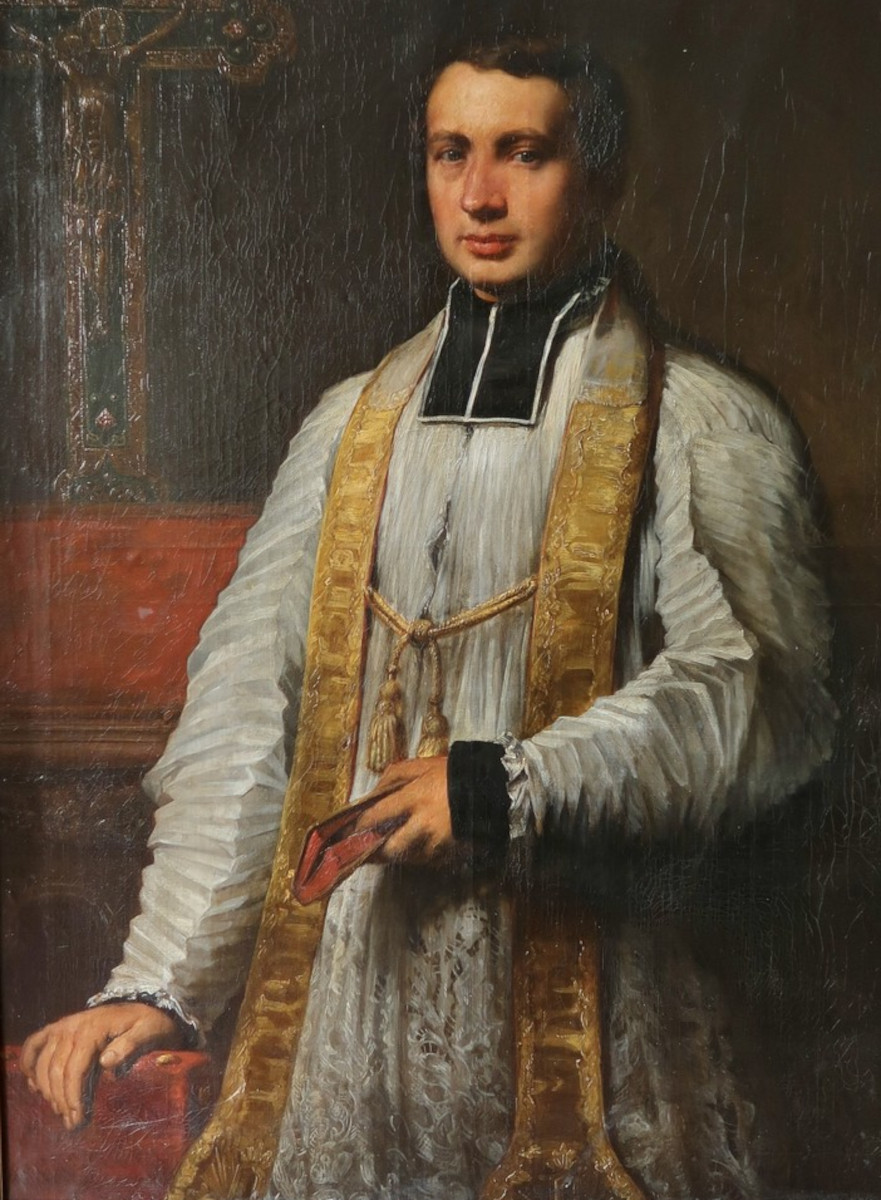Abertarff_surplice_as_worn_by_RC_priest.jpg