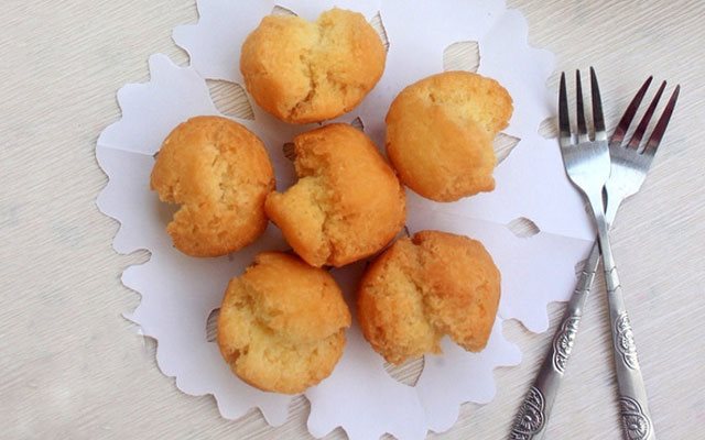 Bánh Sata Andagi May Mắn