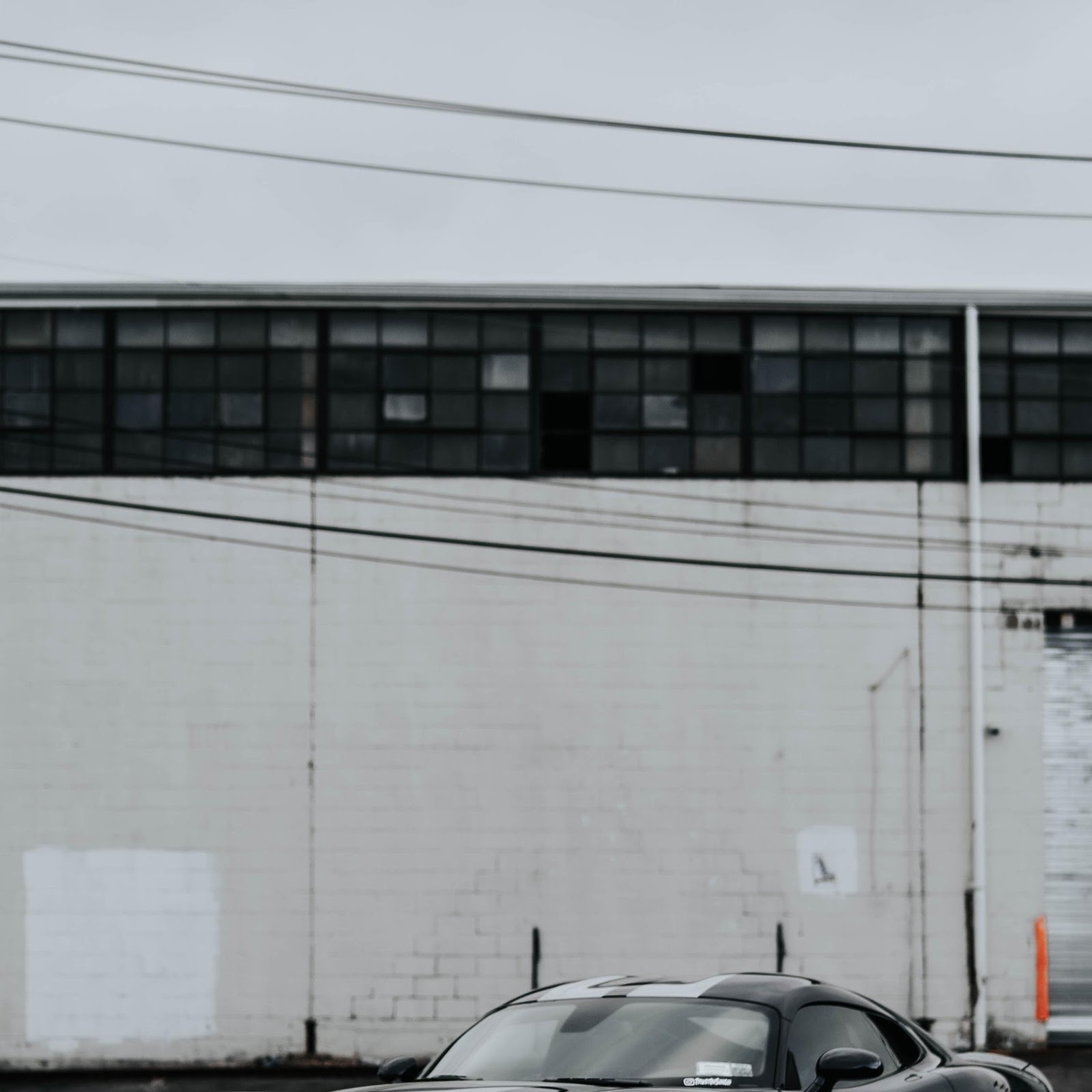 Download Black Dodge Viper GTS 4K iPhone