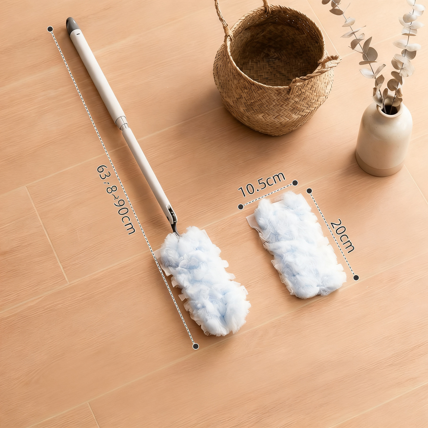 Extendable duster with replaceable brushes