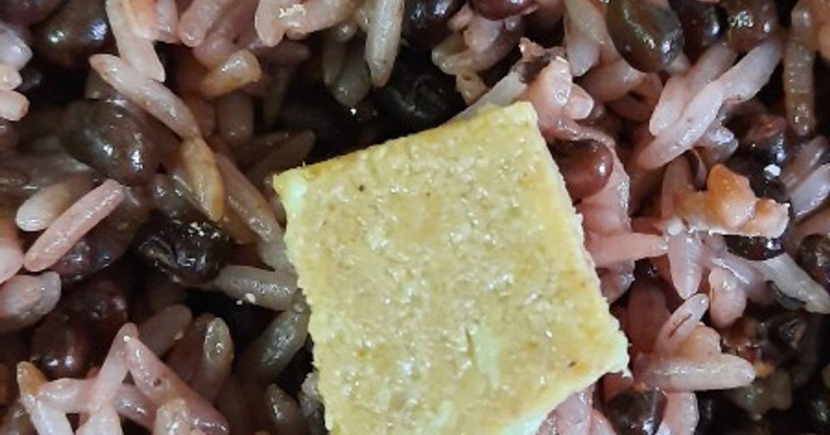 Xôi đậu đen ăn cùng pate